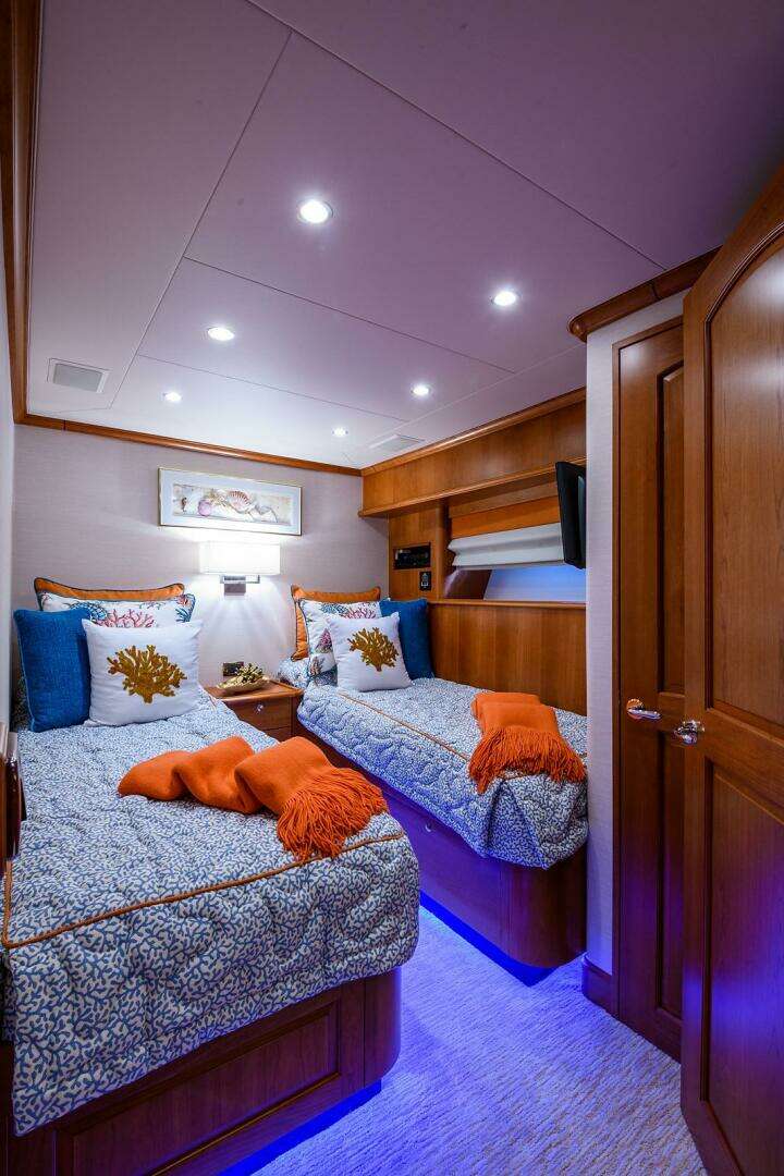 2009 Pacific Mariner — - Image 32