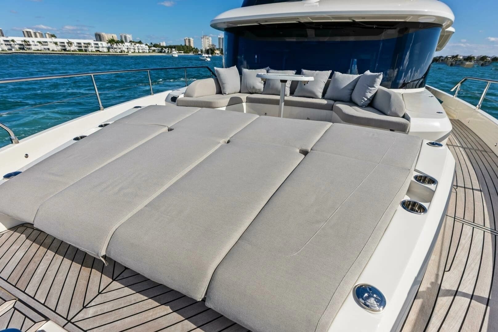 2025 Absolute 75 Navetta - Image 58