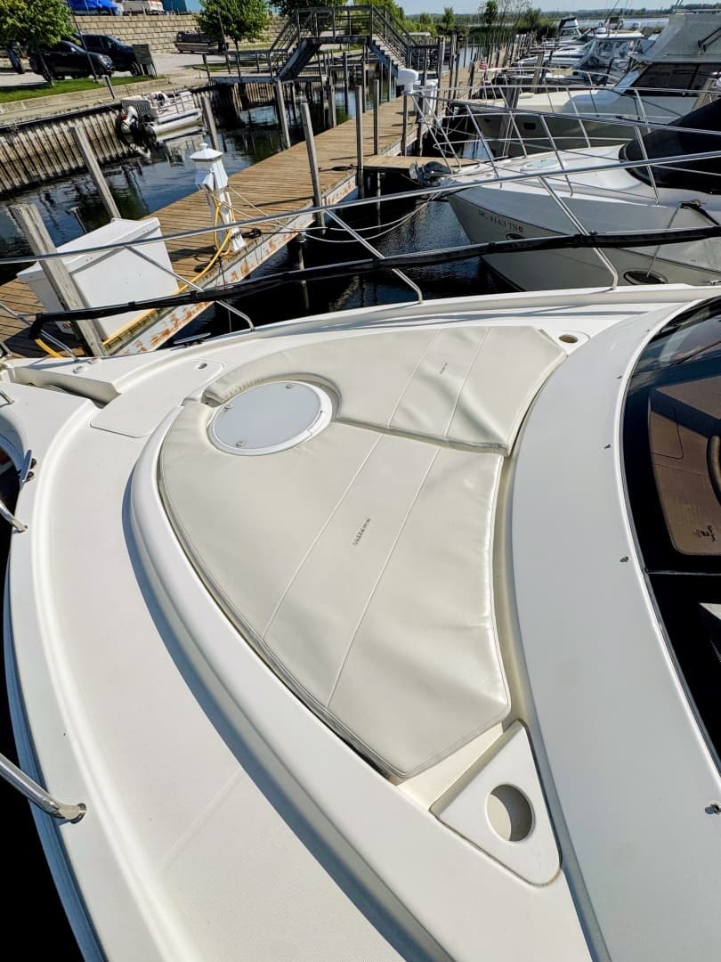 2002 Silverton 39 Motor Yacht - Image 10