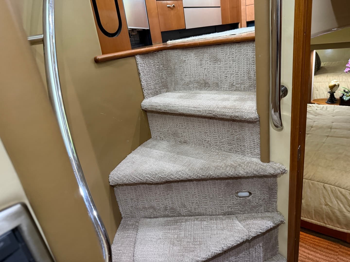 2005 Sea Ray 550 SEDAN BRIDGE - Image 43