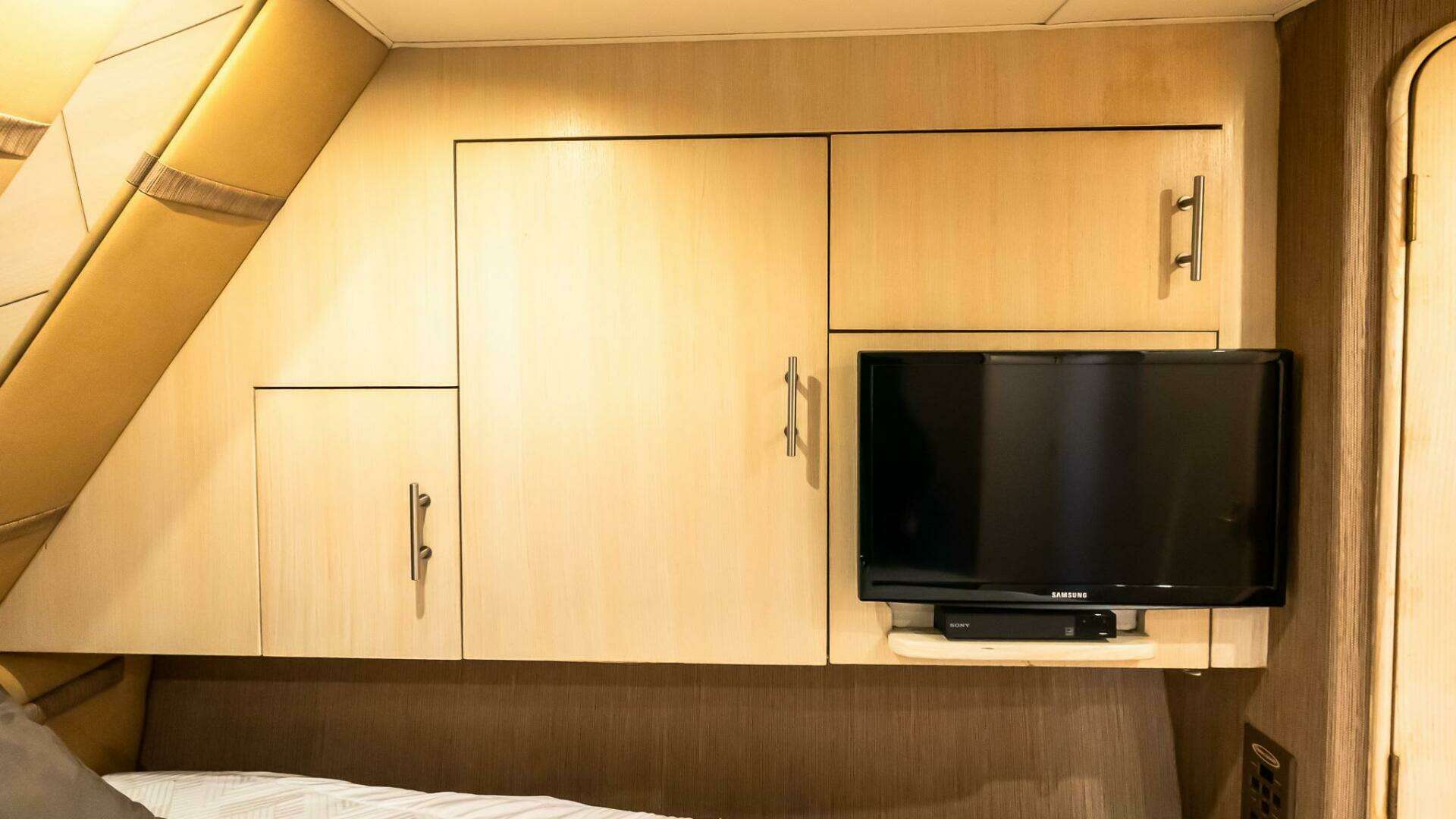 1998 Ocean Yachts 48 Super Sport - Image 36