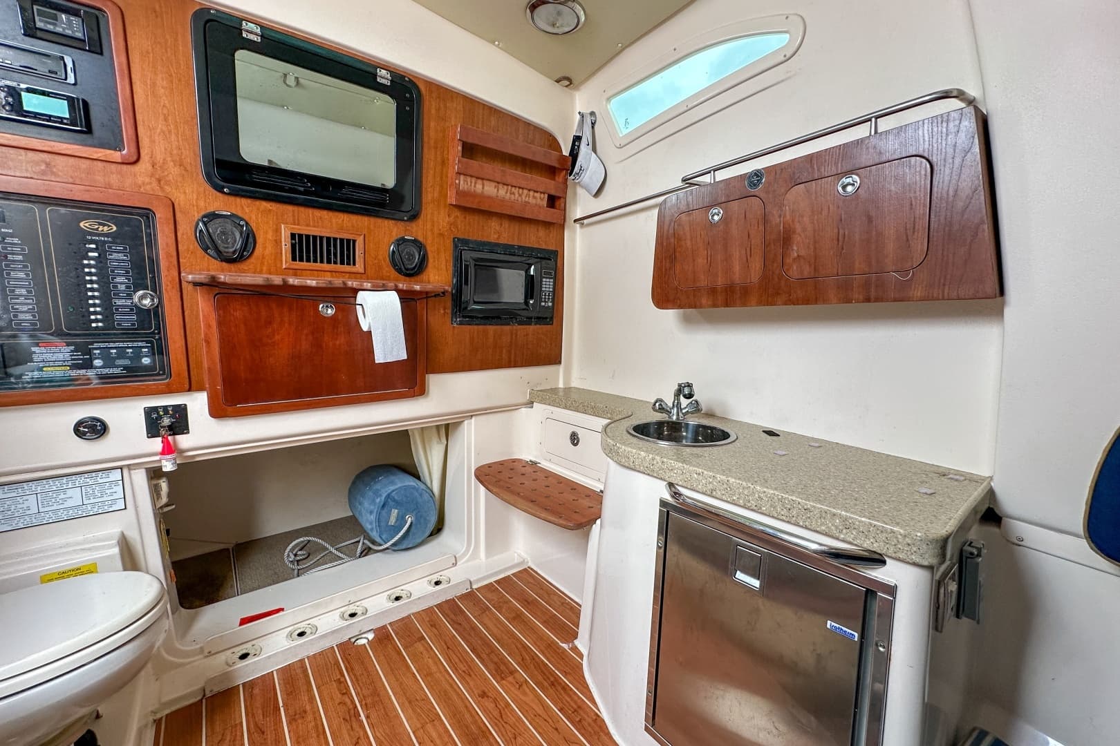 2011 Grady-White — - Image 25
