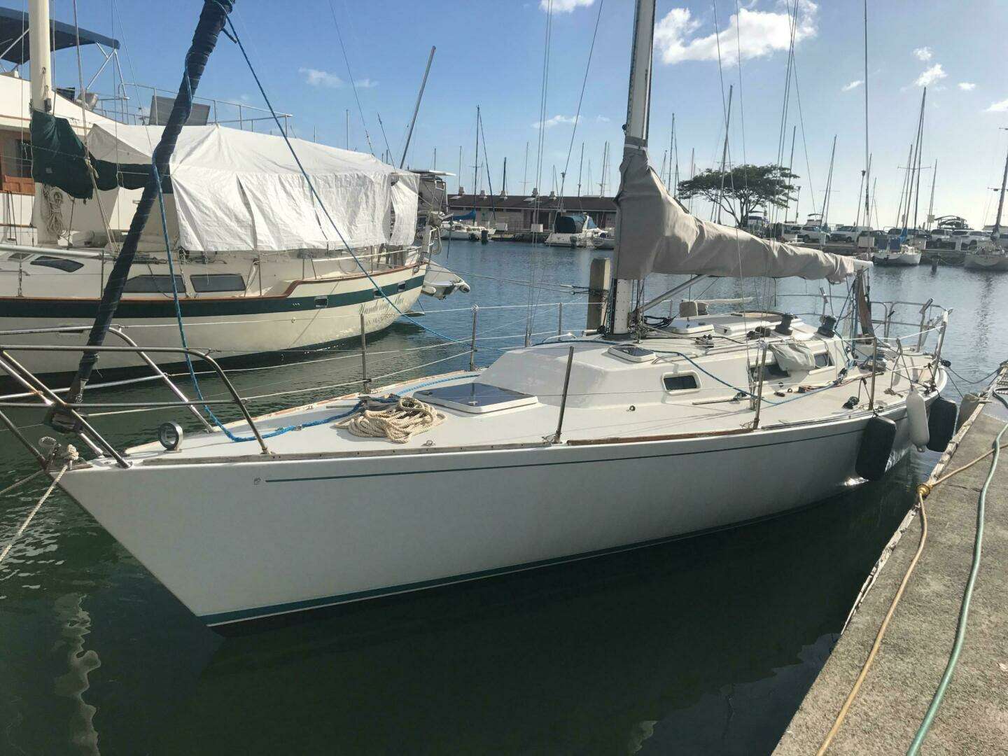 1989 J Boats Masthead Sloop - Image 8