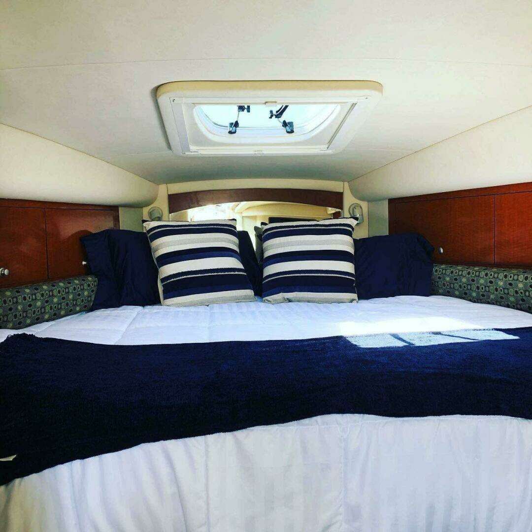 2005 Sea Ray 340 Sundancer - Image 3