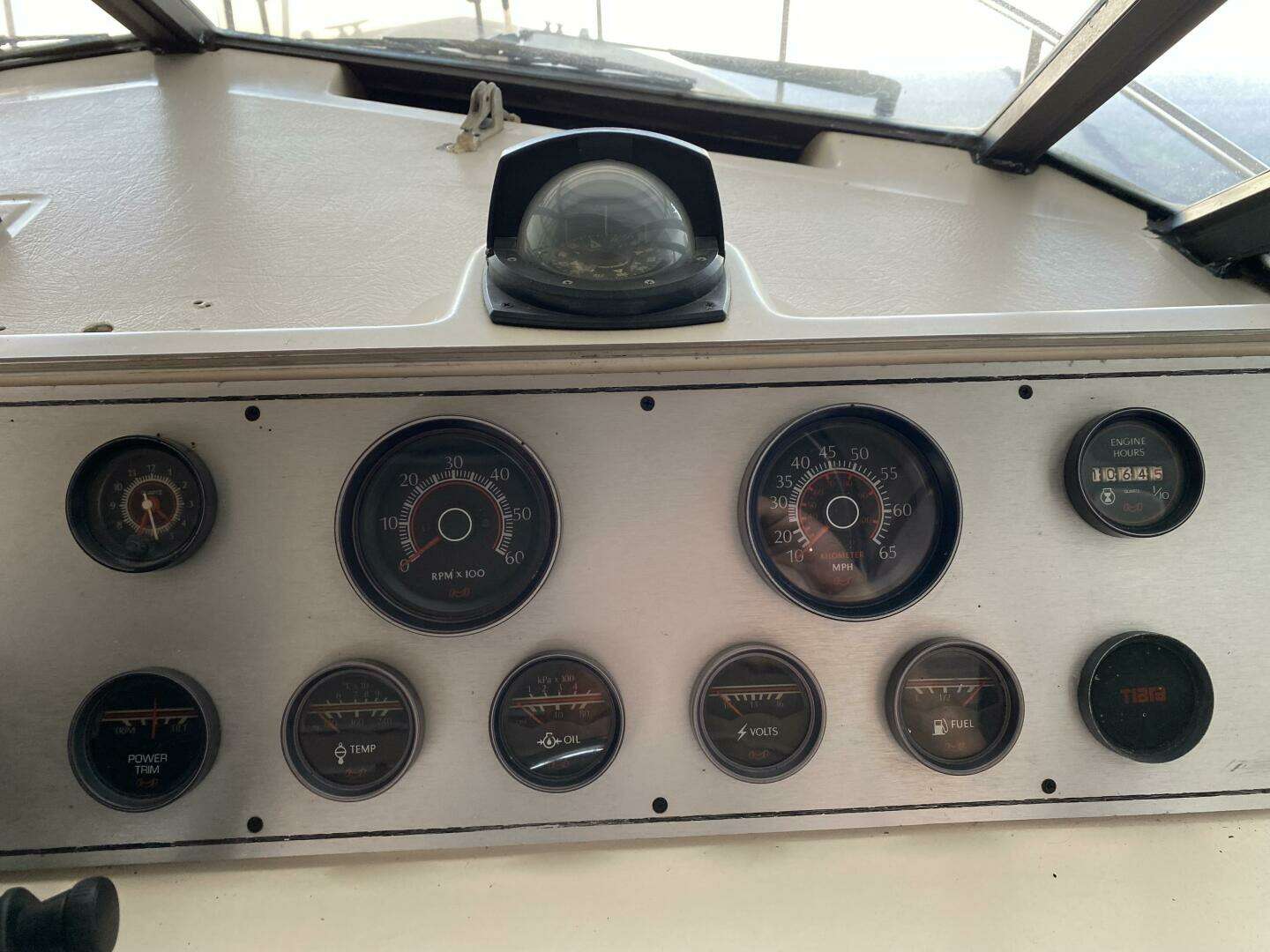 1985 Tiara Sport 2600 Continental - Image 26