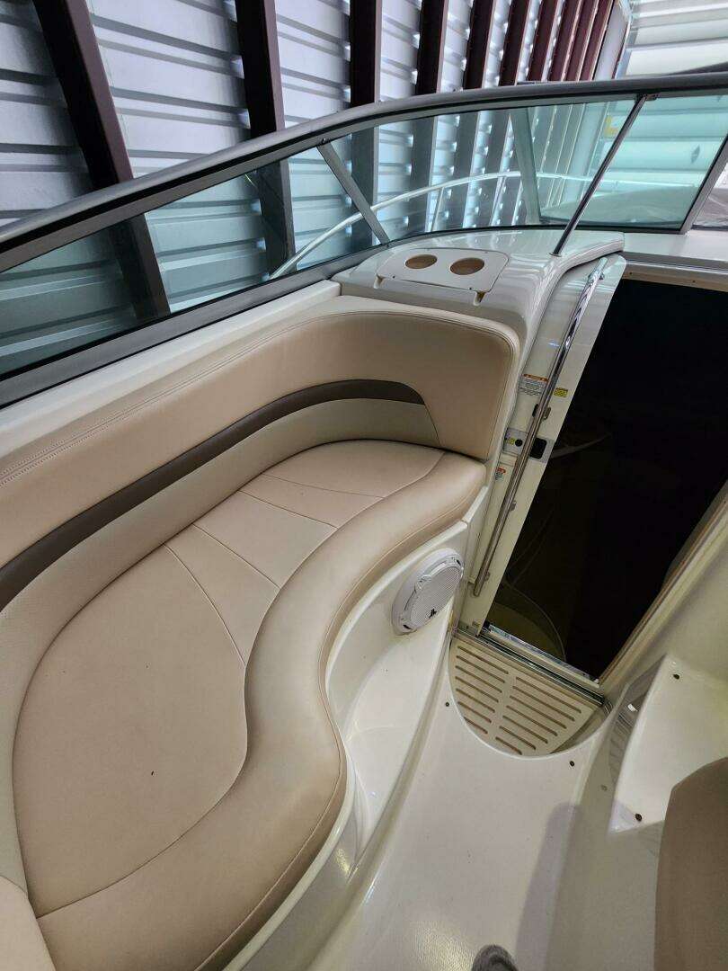 2006 Chaparral 290 Signature - Image 17