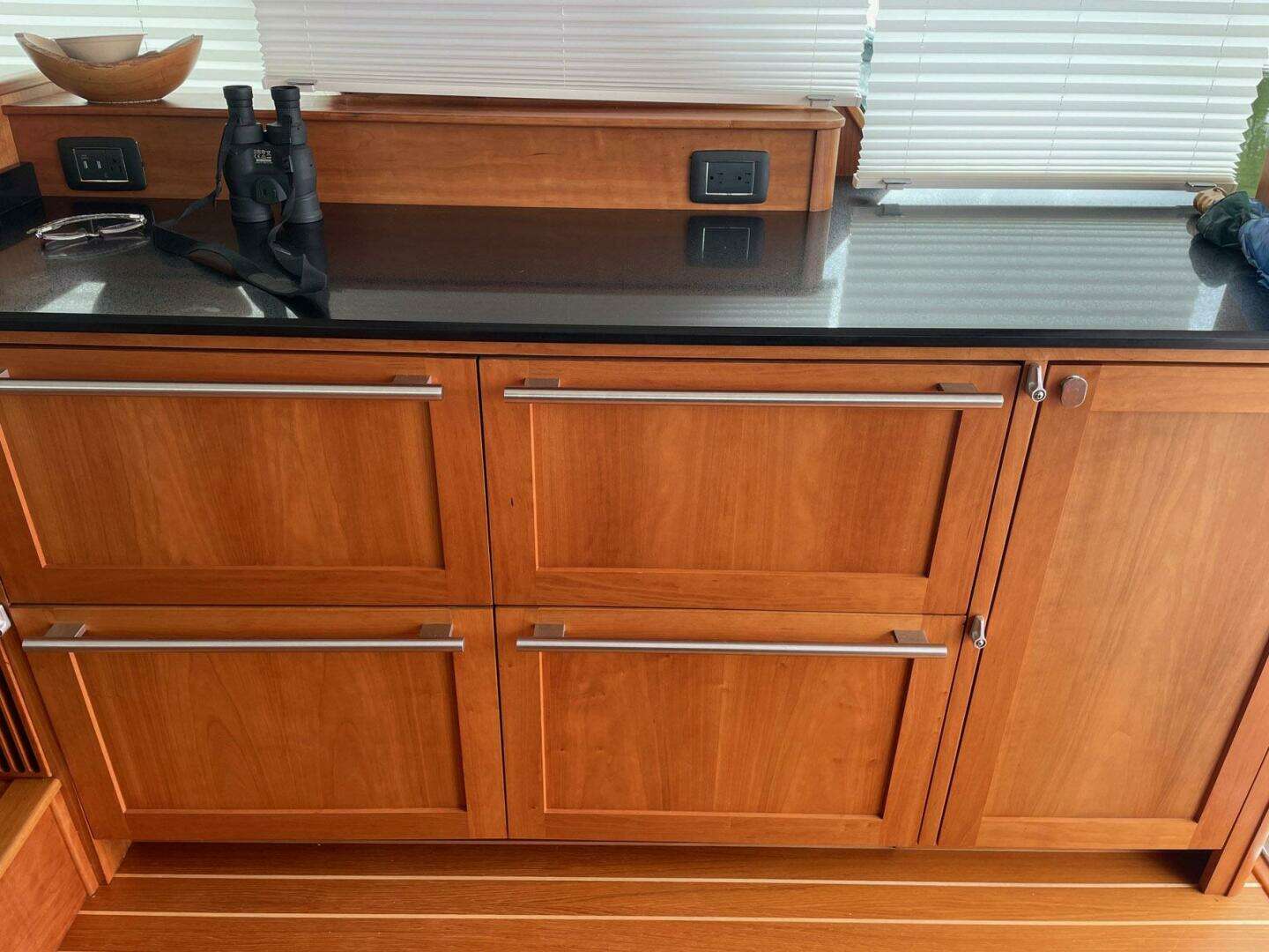 2021 Sabre 58 Salon Express - Image 8