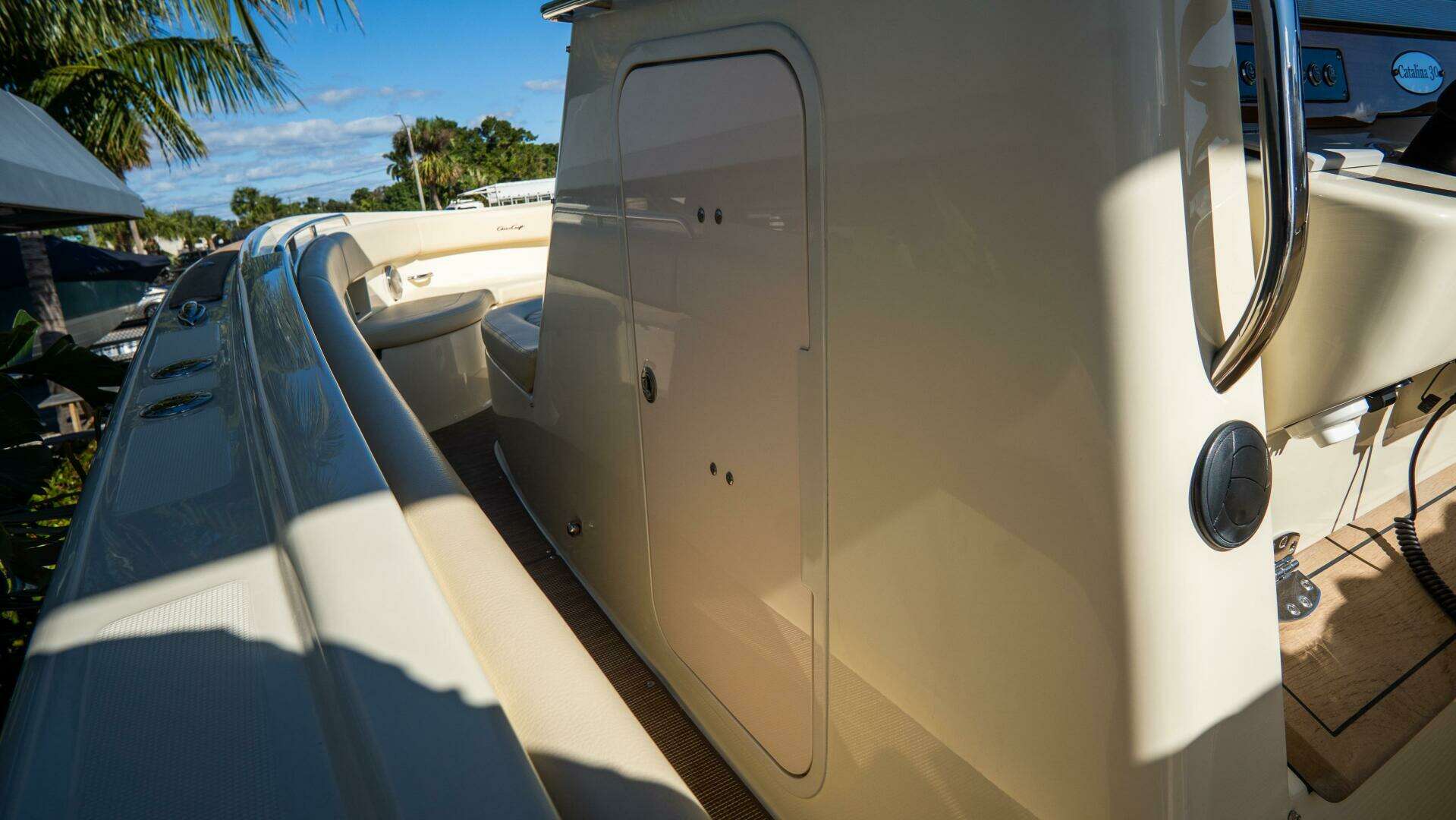 2025 Chris-Craft Catalina - Image 32