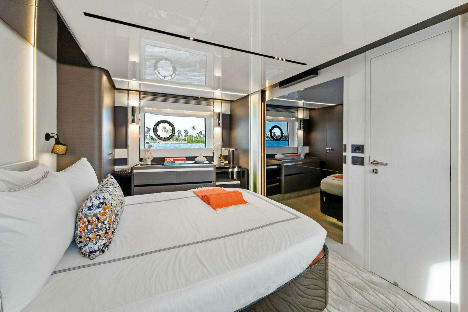 2022 Azimut S8 - Image 31