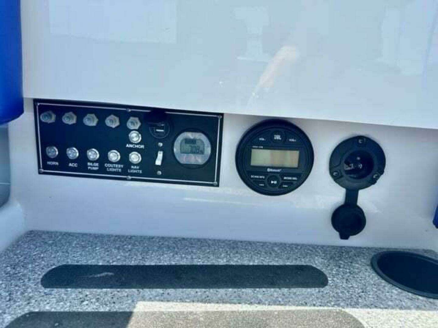 2023 Vision Fantail 217 - Image 6