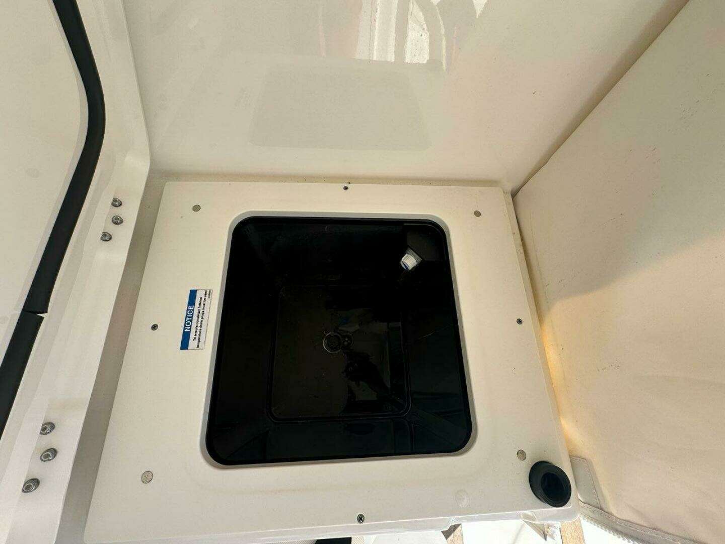 2020 Pursuit 355 OS - Image 38