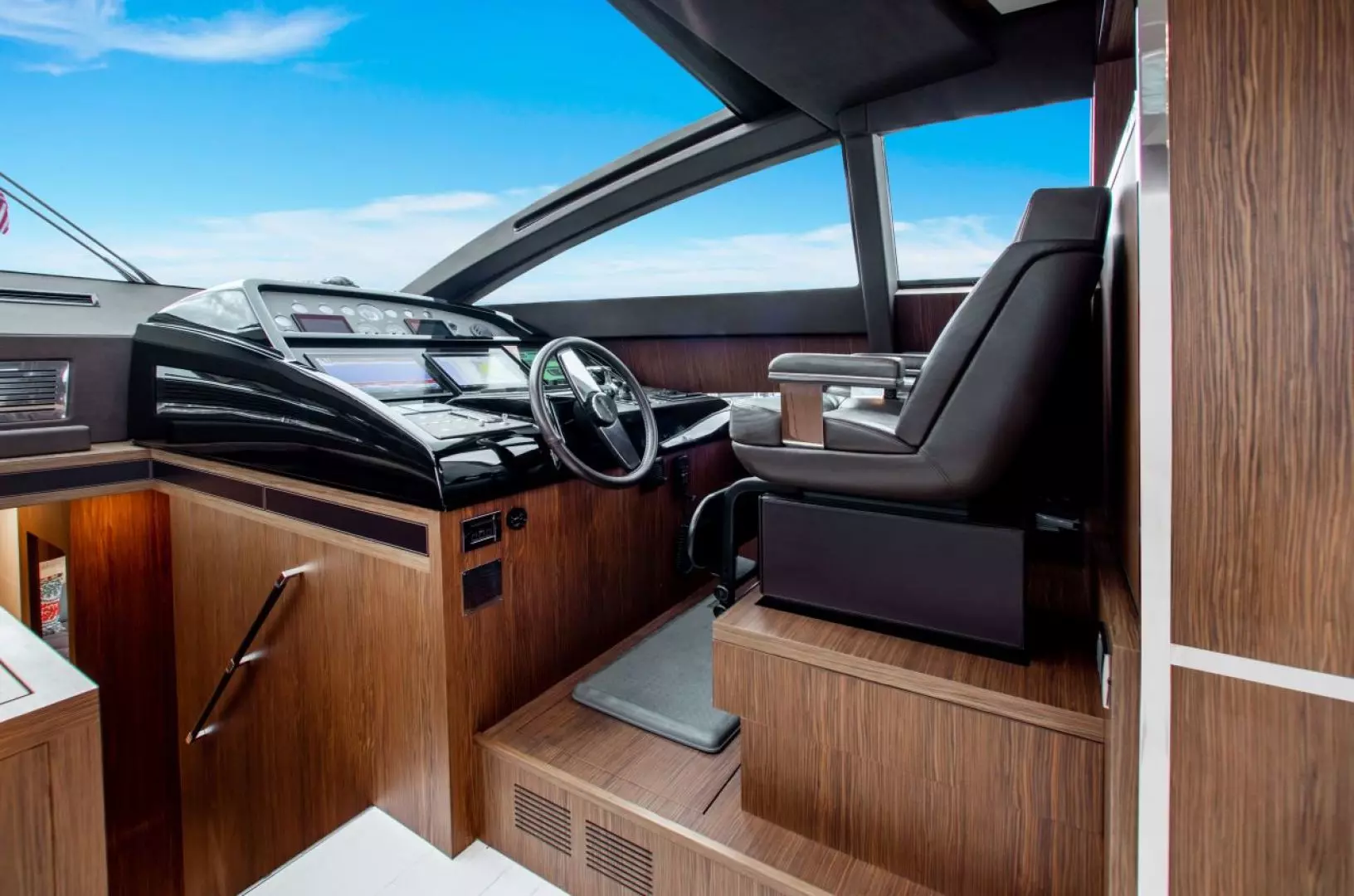 2017 Riva 88 Domino Super - Image 23