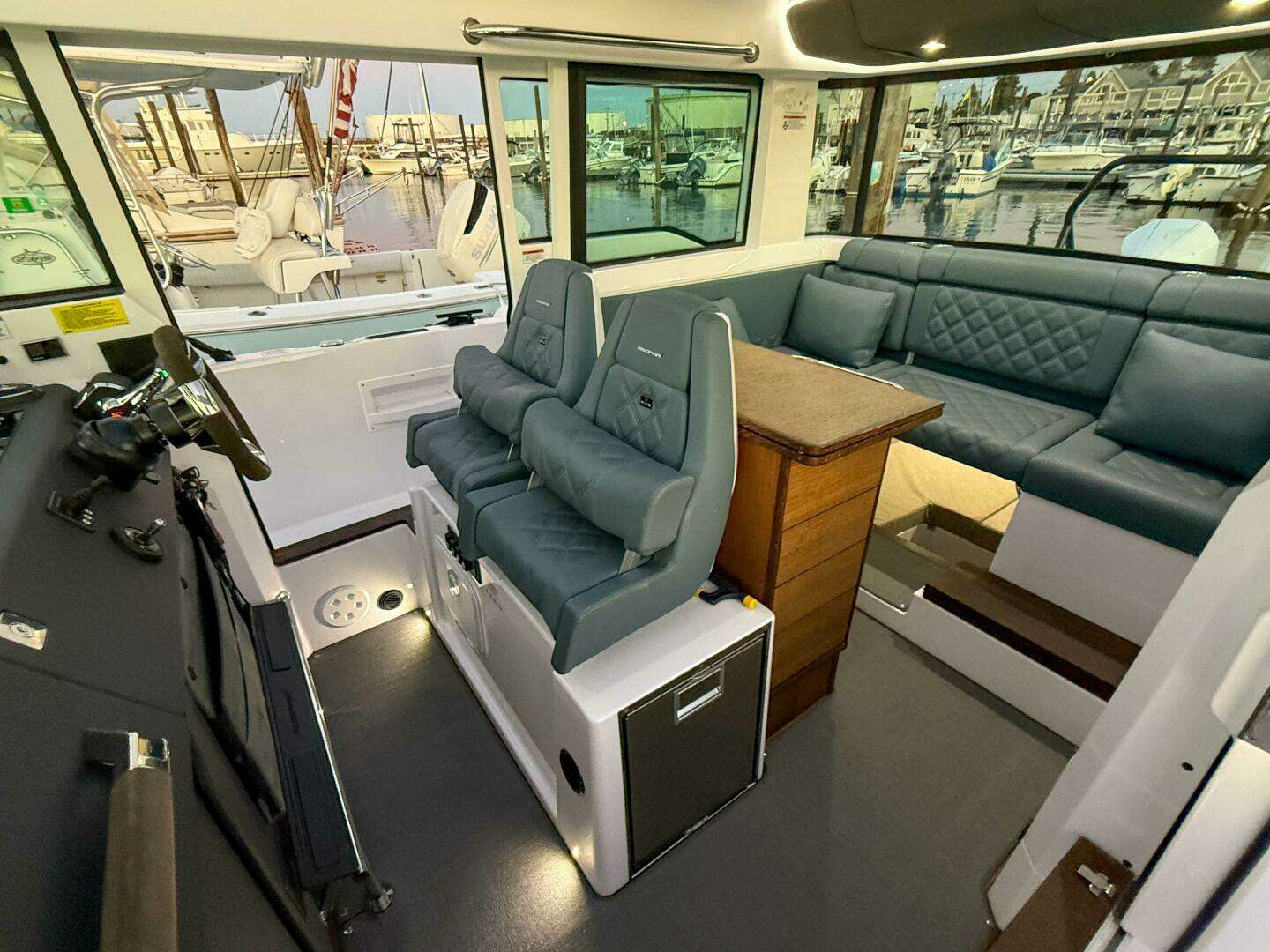 2022 Axopar 37 XC Cross Cabin - Image 29