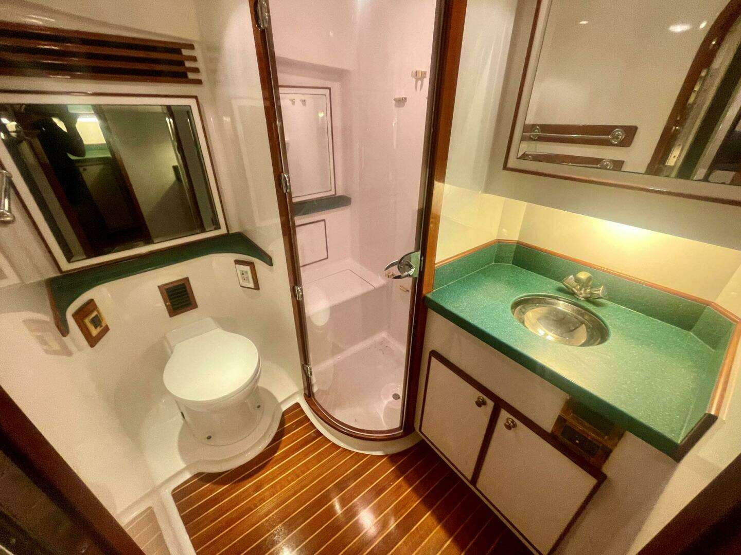 2005 Custom Carolina 40 DeSanti - Image 30