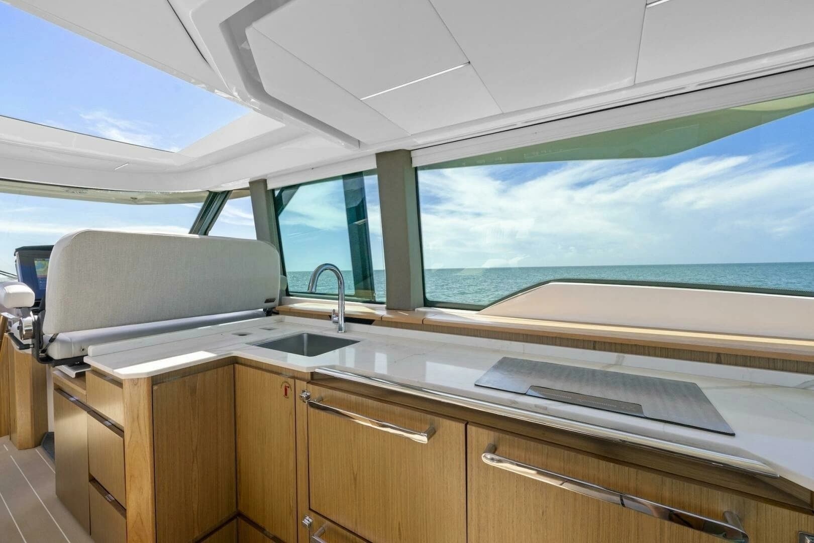 2023 Tiara Yachts EX 60 - Image 27