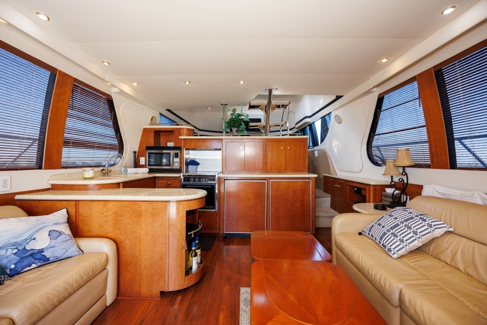1999 Carver 530 Voyager - Image 7