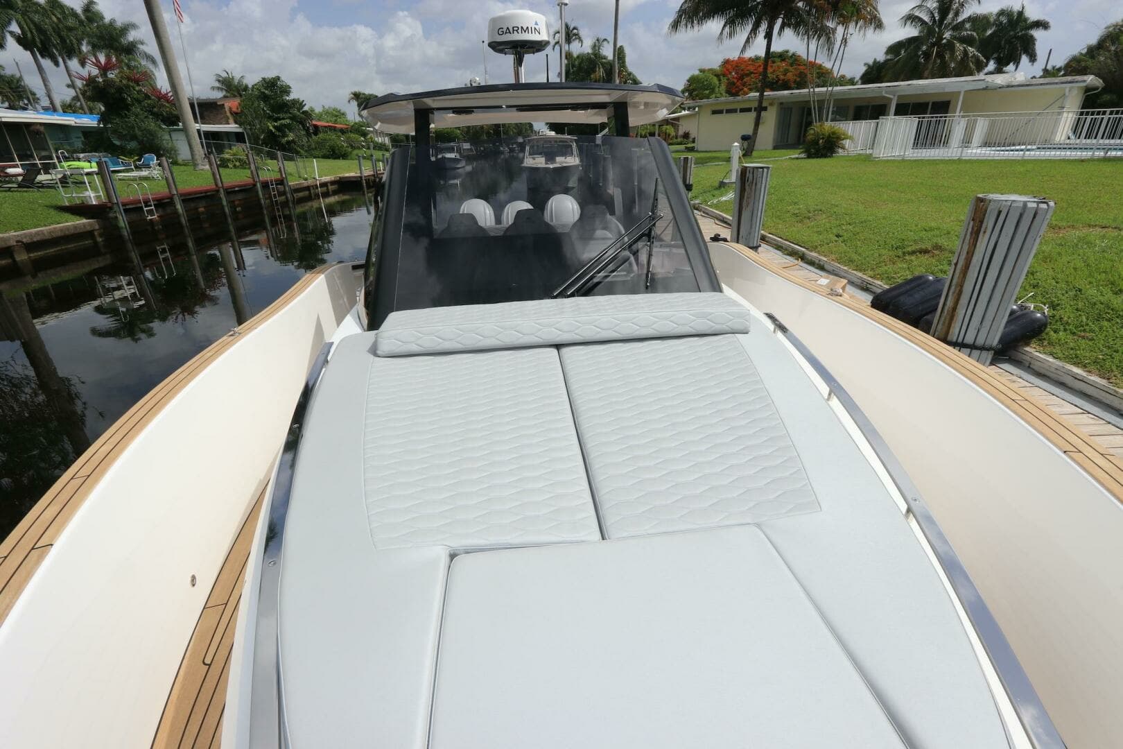 2024 Astondoa 377 Coupe Outboard - Image 15