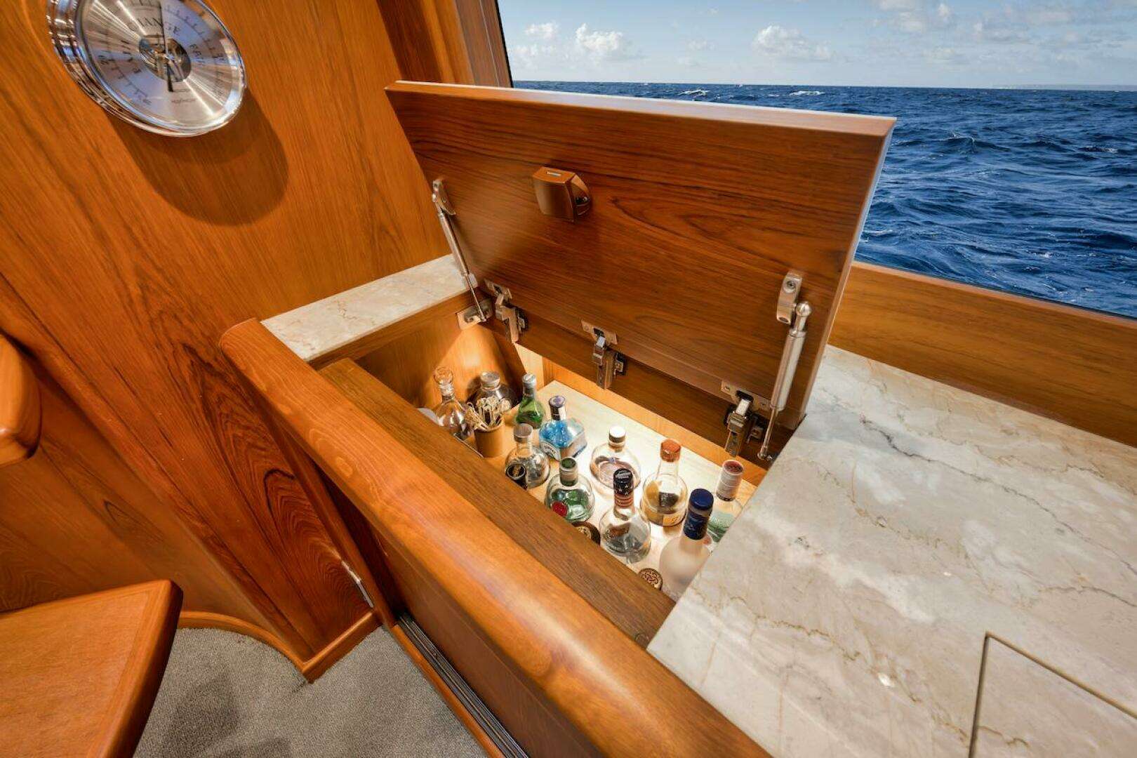 2016 Merritt 86' Enclosed Flybridge - Image 45