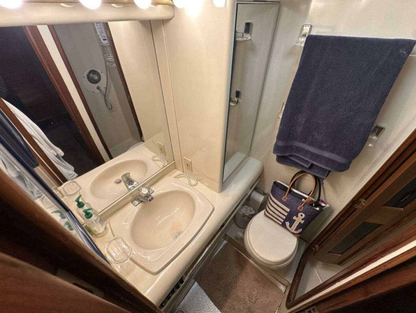 1989 Viking 44 Motor Yacht - Image 32