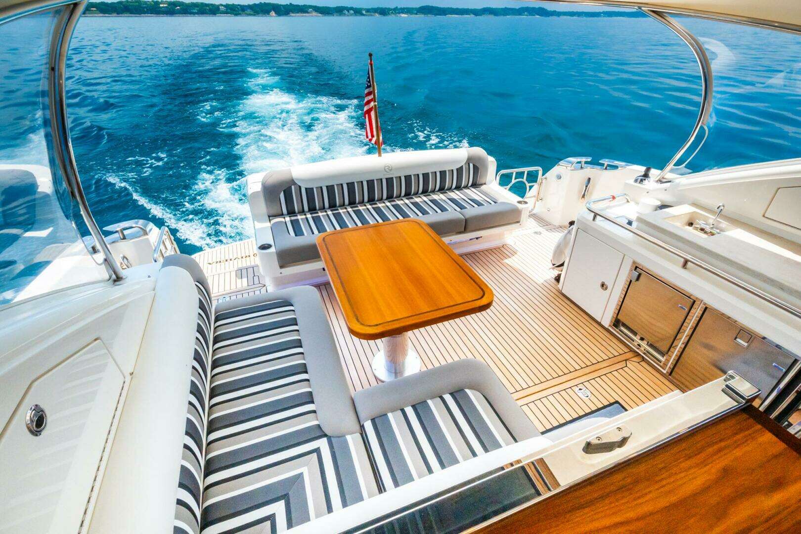 2019 Riviera 4800 Sport Yacht - Image 42