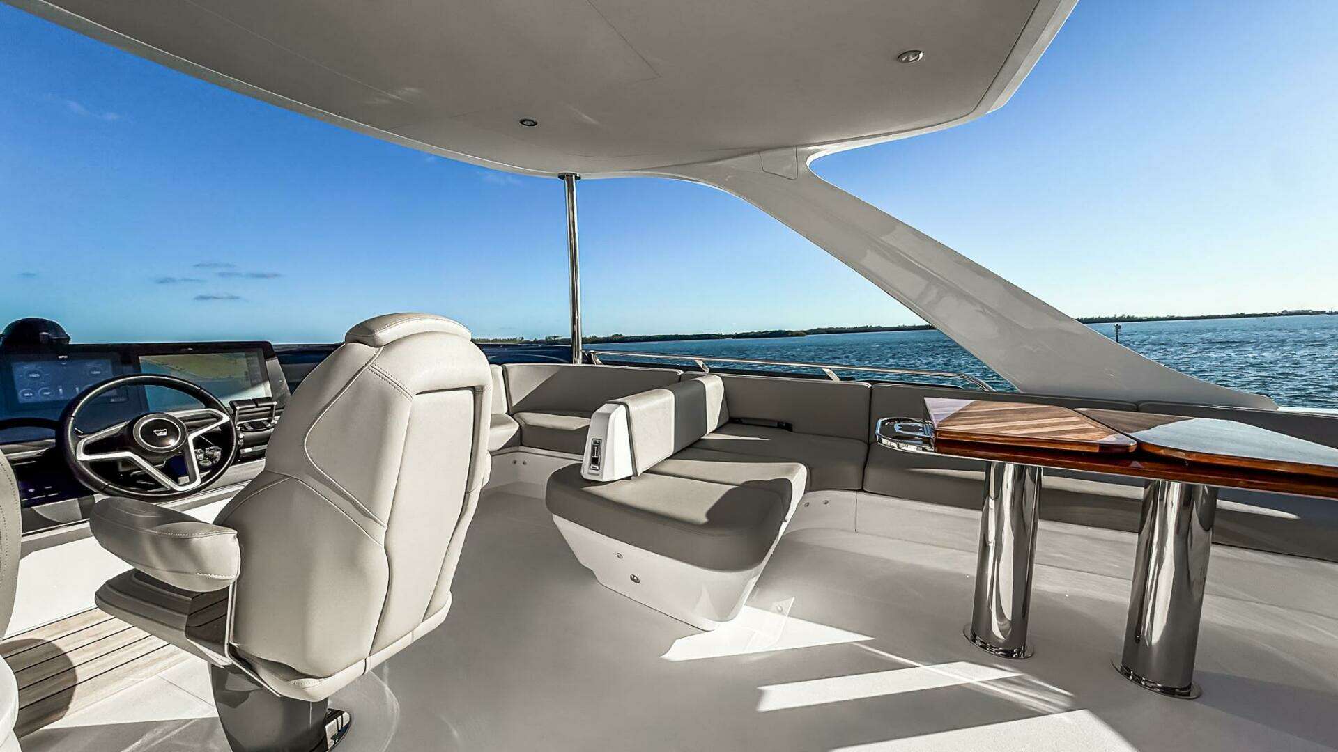 2026 Princess S65 Sportbridge - Image 100