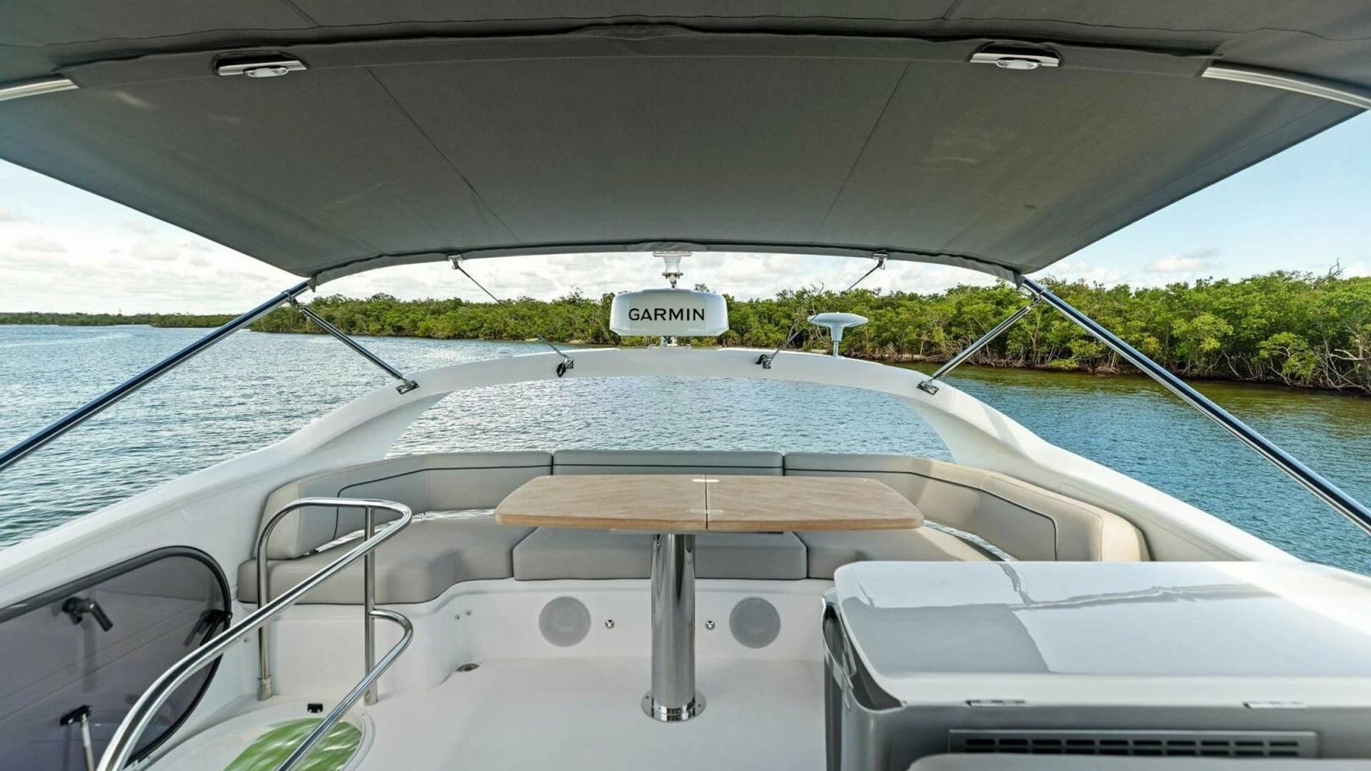 2025 Princess F50 Flybridge - Image 5