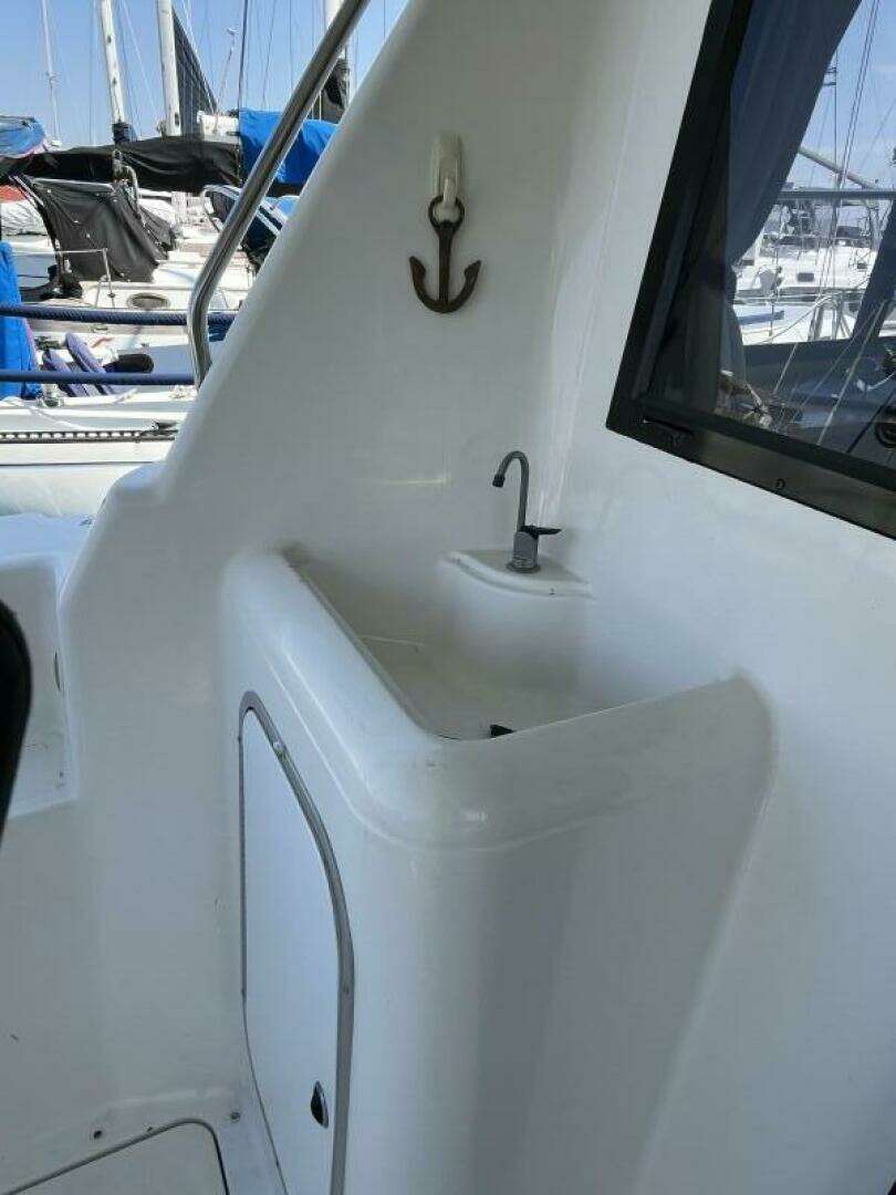 1996 Bayliner 3788 Command Bridge - Image 12