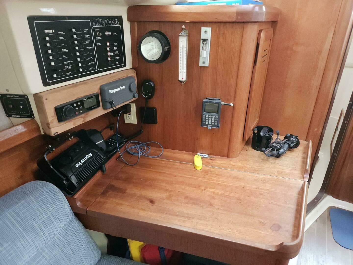 1996 Hunter 336 - Image 3