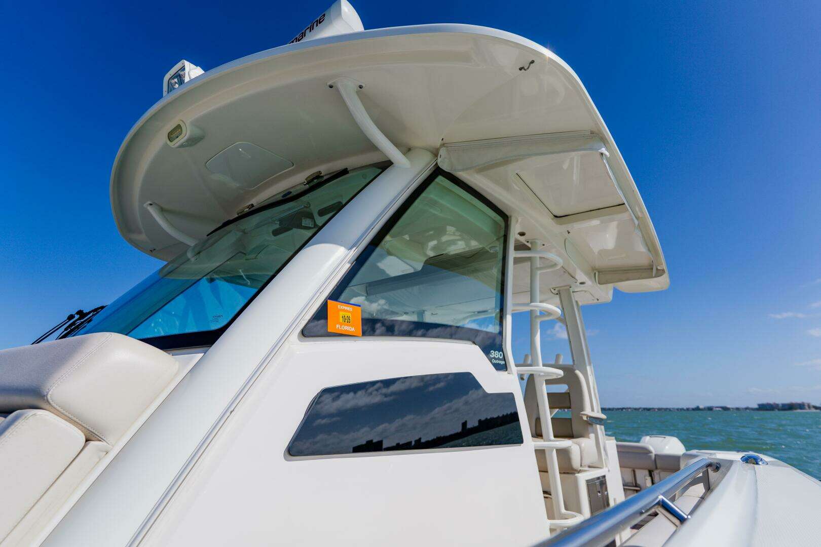 2019 Boston Whaler 380 Outrage - Image 16