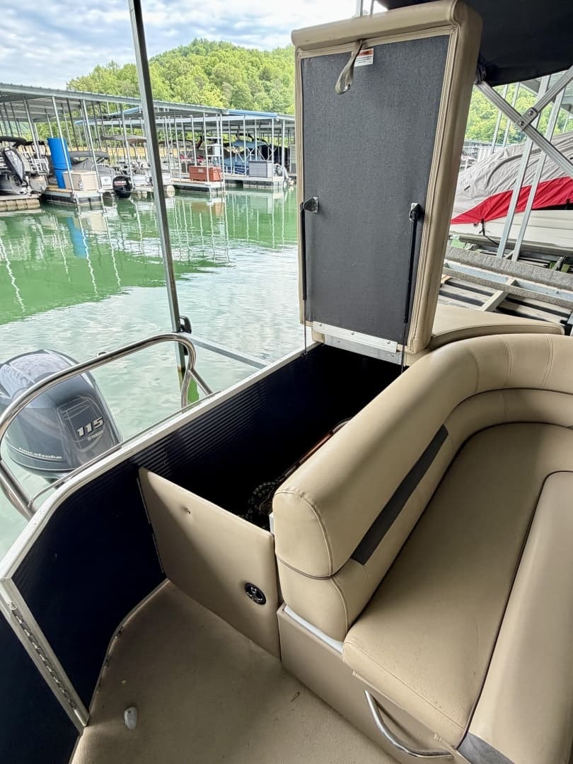 2019 Sweetwater 2386 Cruise Pontoon - Image 26
