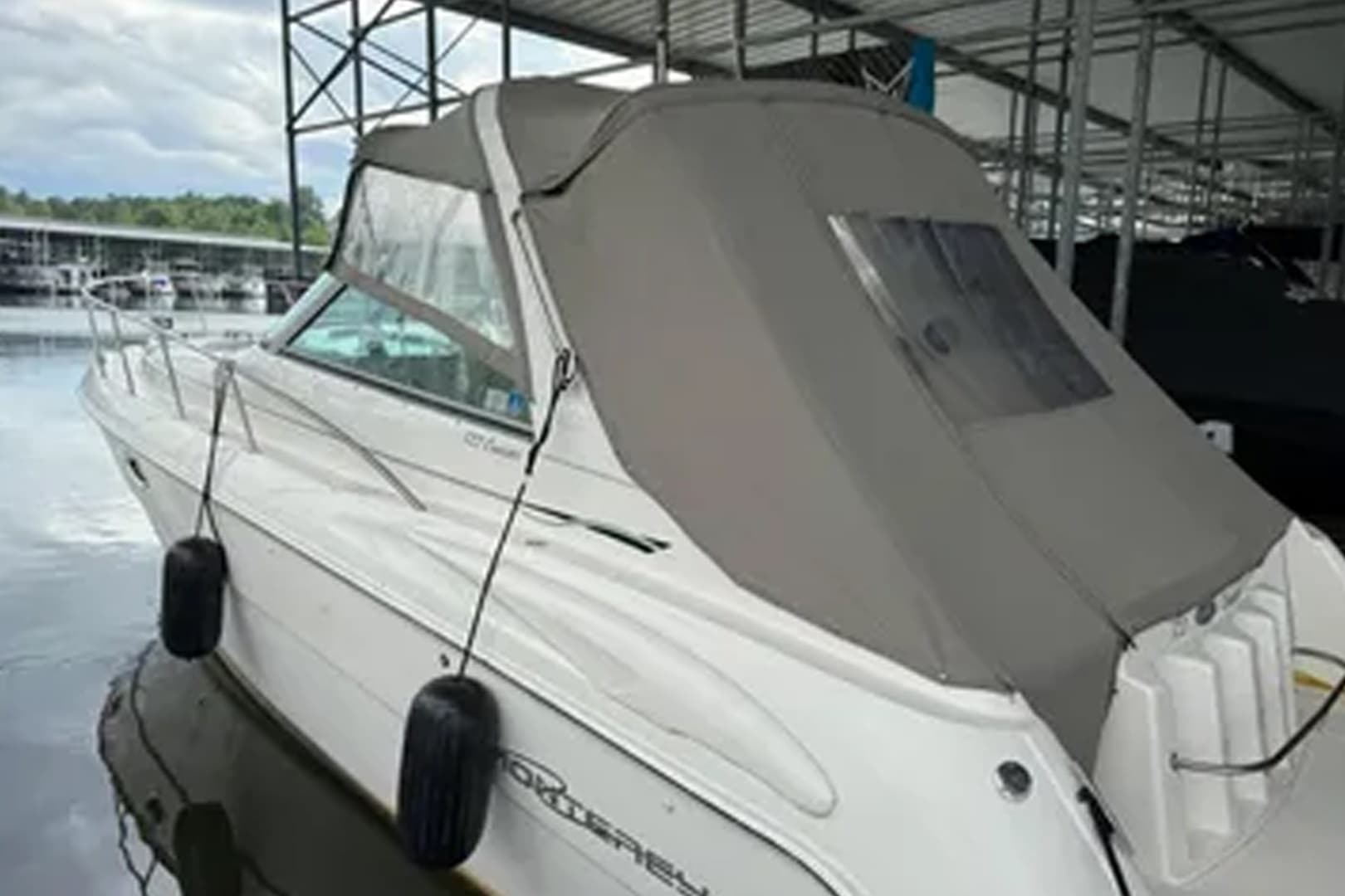 2001 Monterey 322 Cruiser - Image 3