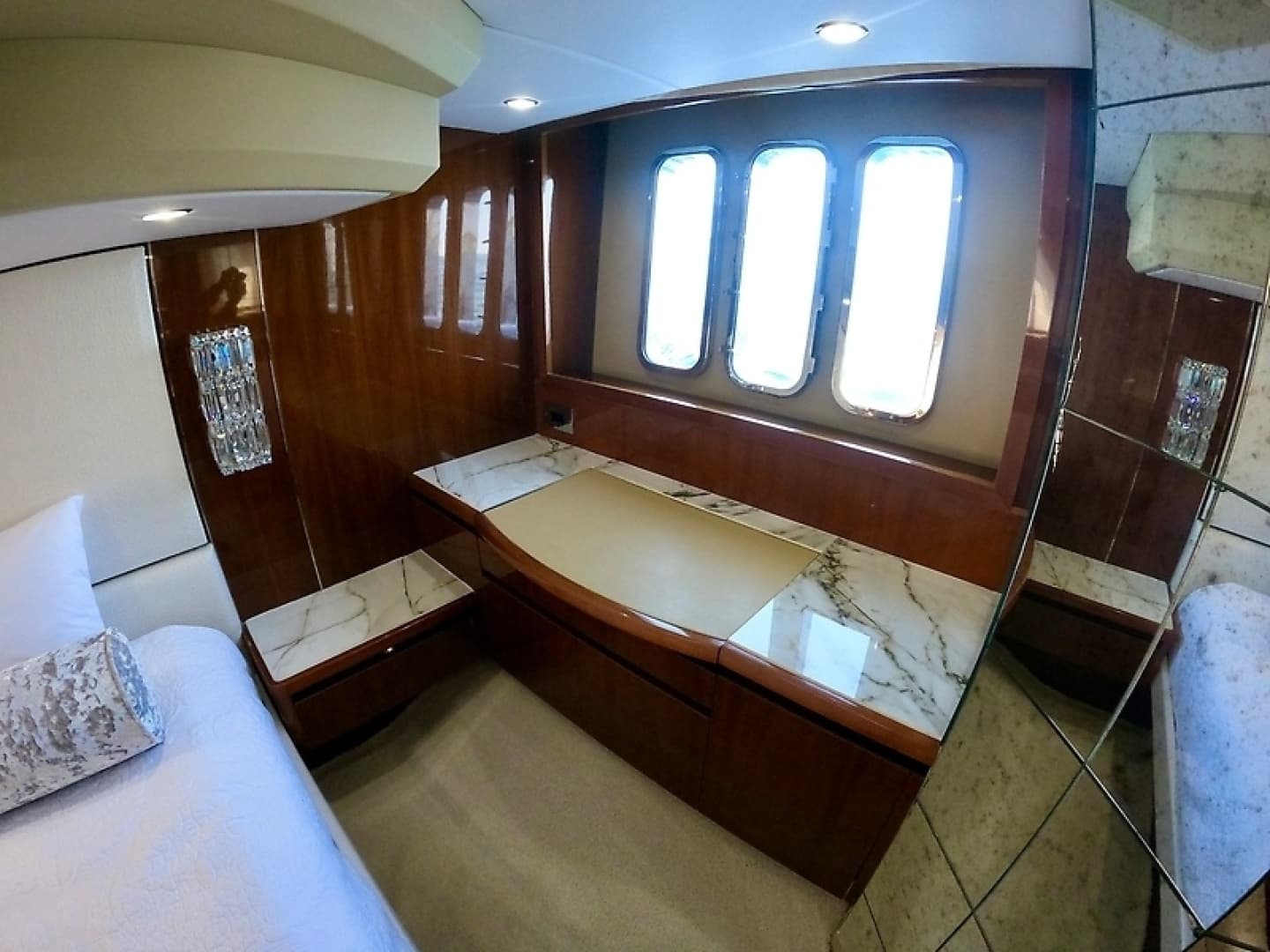 2009 Princess F54 flybridge - Image 48