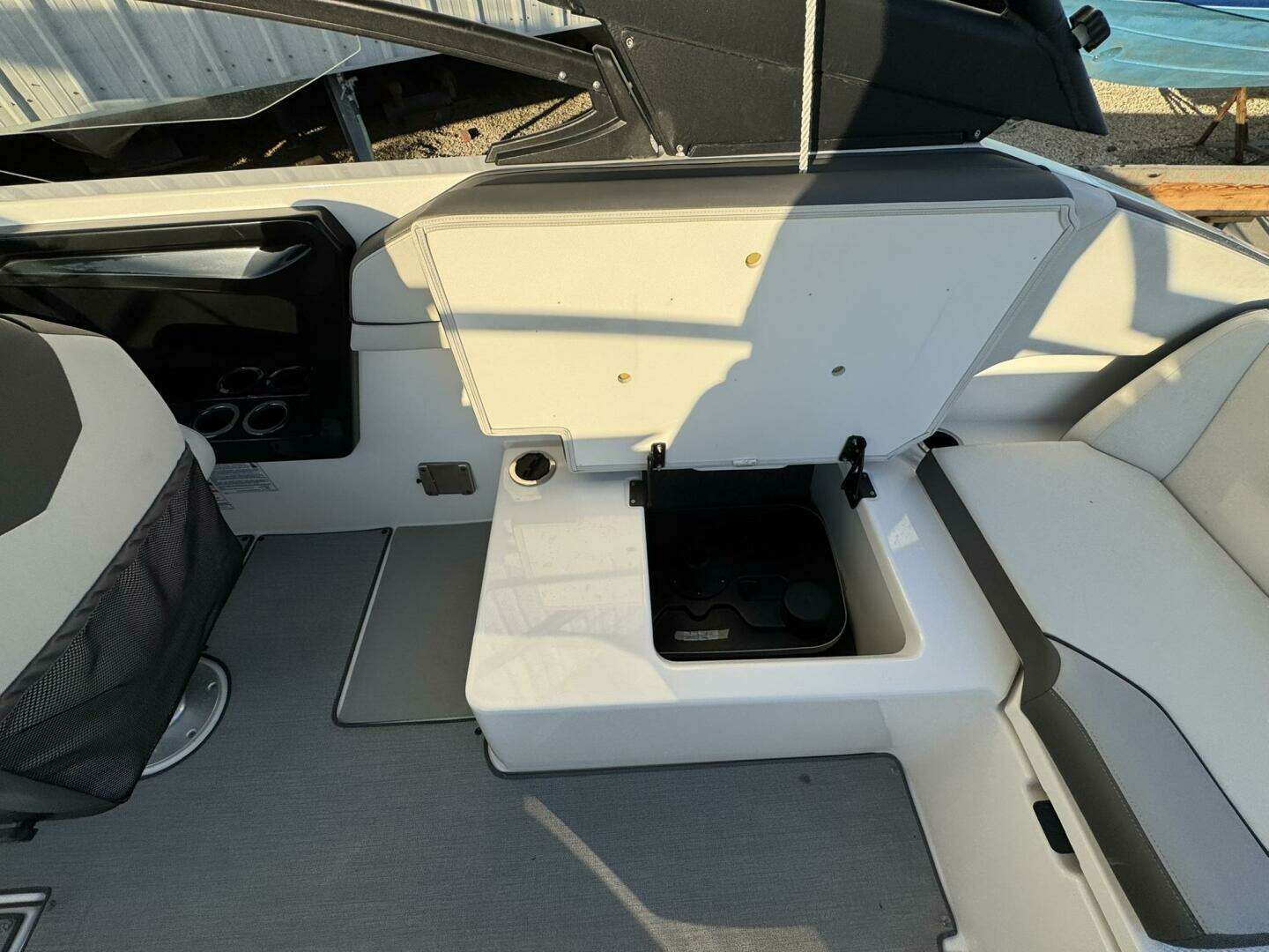 2021 Yamaha Boats AR 250 - Image 20