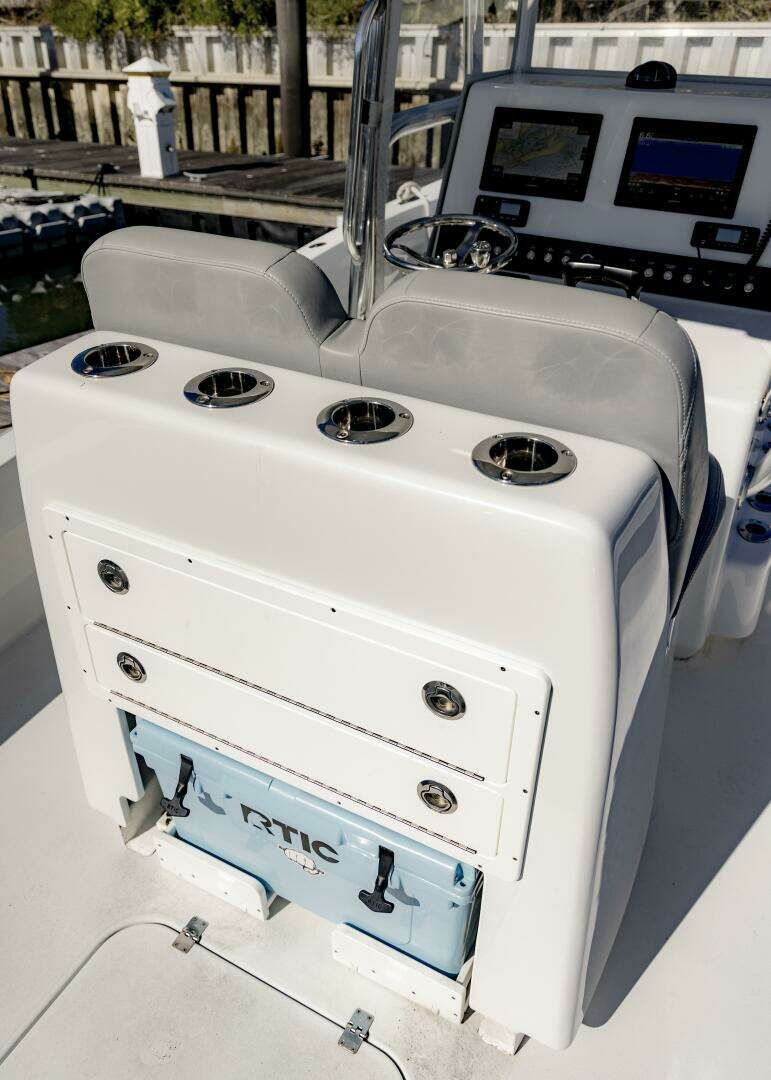 2022 Conch 27CC - Image 31