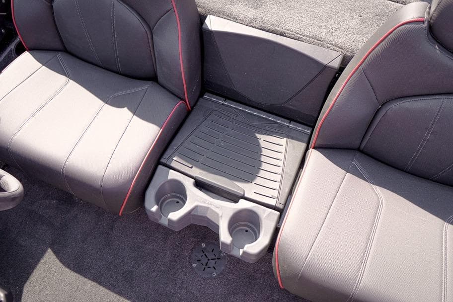 2026 Skeeter ZX200 boat seats with center console and cup holders.