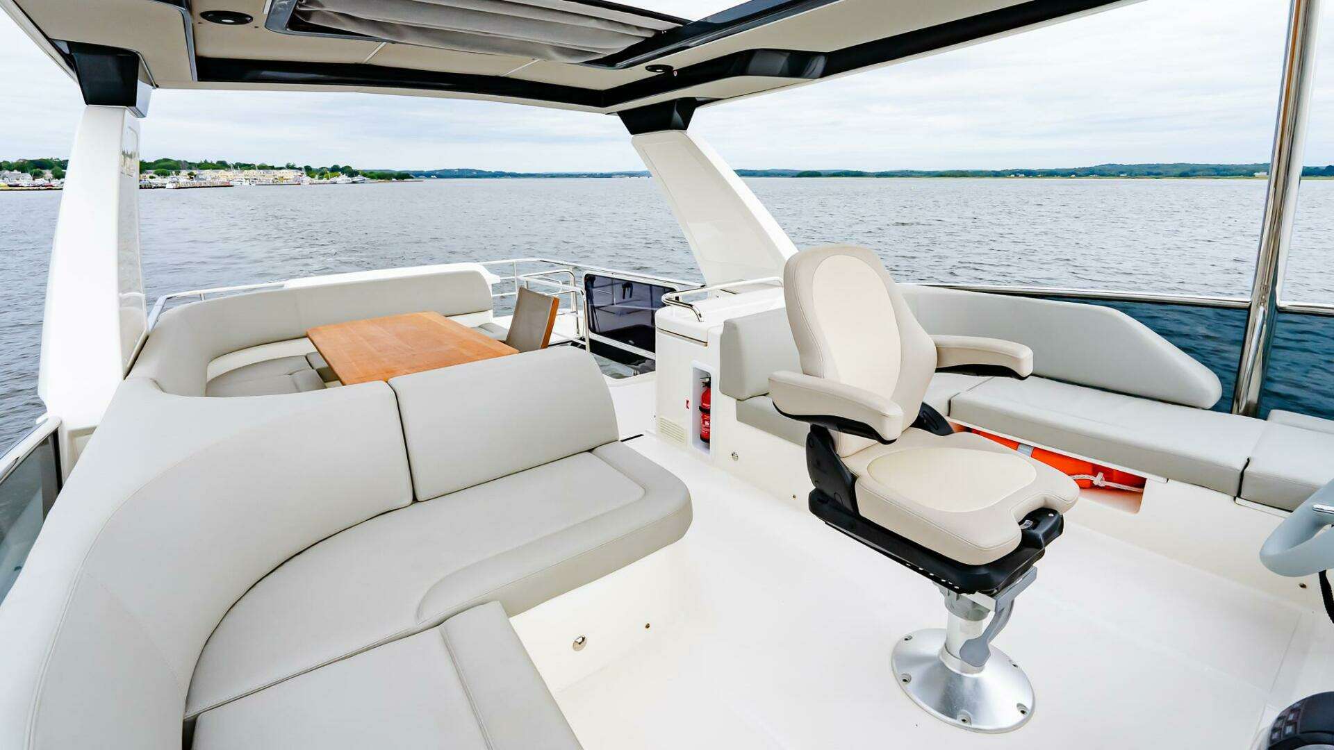 2023 Absolute 52 Navetta - Image 14