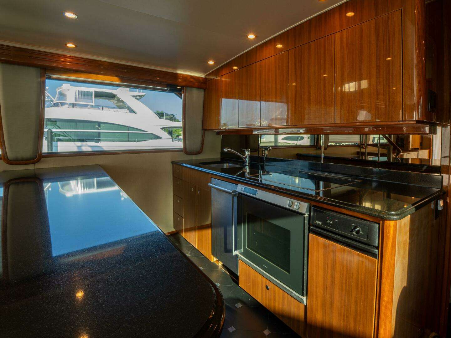 2005 Viking 74 Enclosed Bridge - Image 12