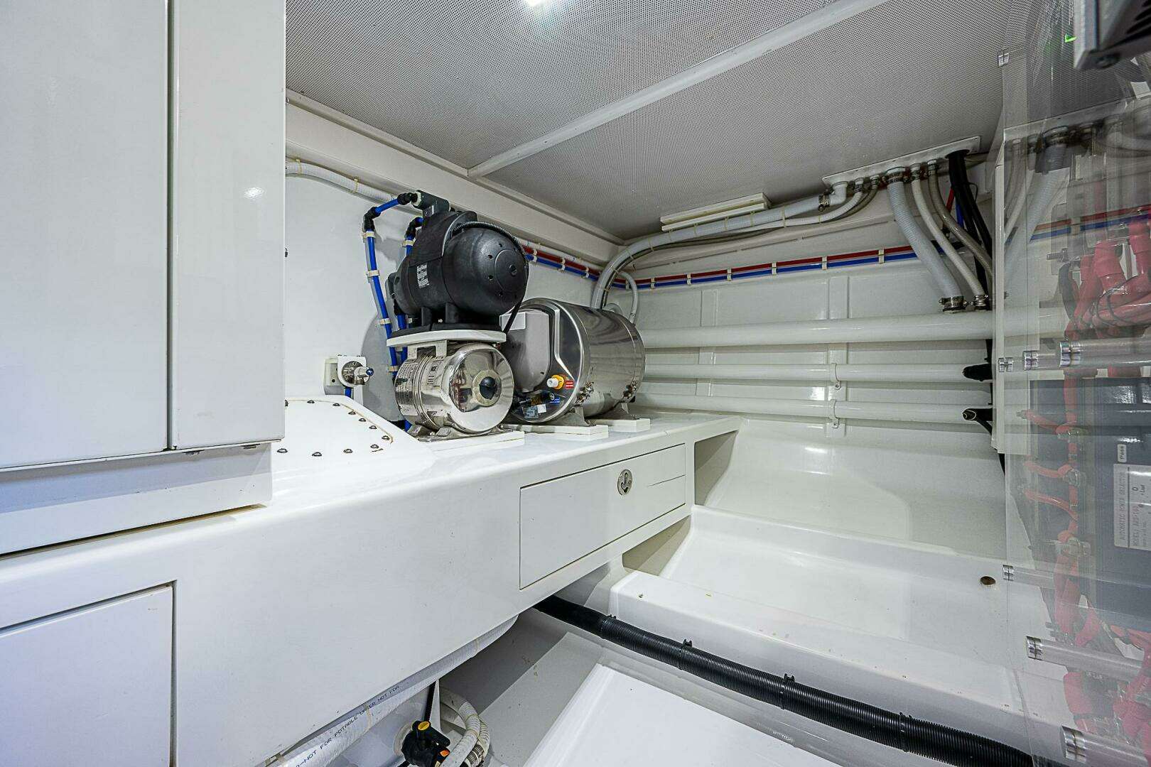 2022 Maverick 50 Sport Yacht - Image 23