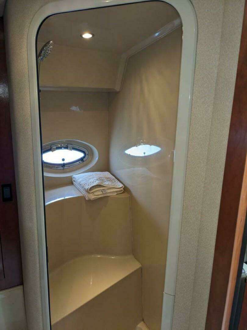 2003 Cruisers Yachts 3970 - Image 16