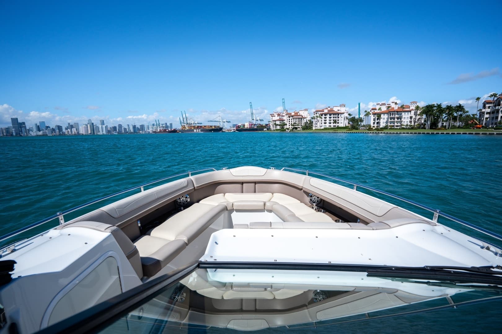 2018 Formula 350 Crossover Bowrider - Image 32