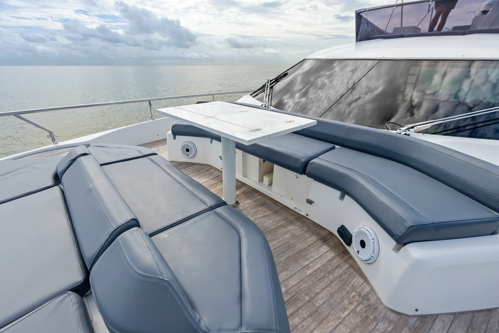 2018 Ferretti Yachts 800 - Image 31