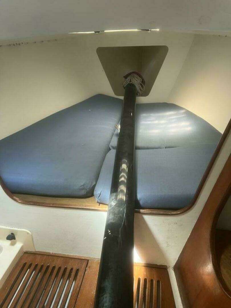 1984 J Boats J/35 - Image 32