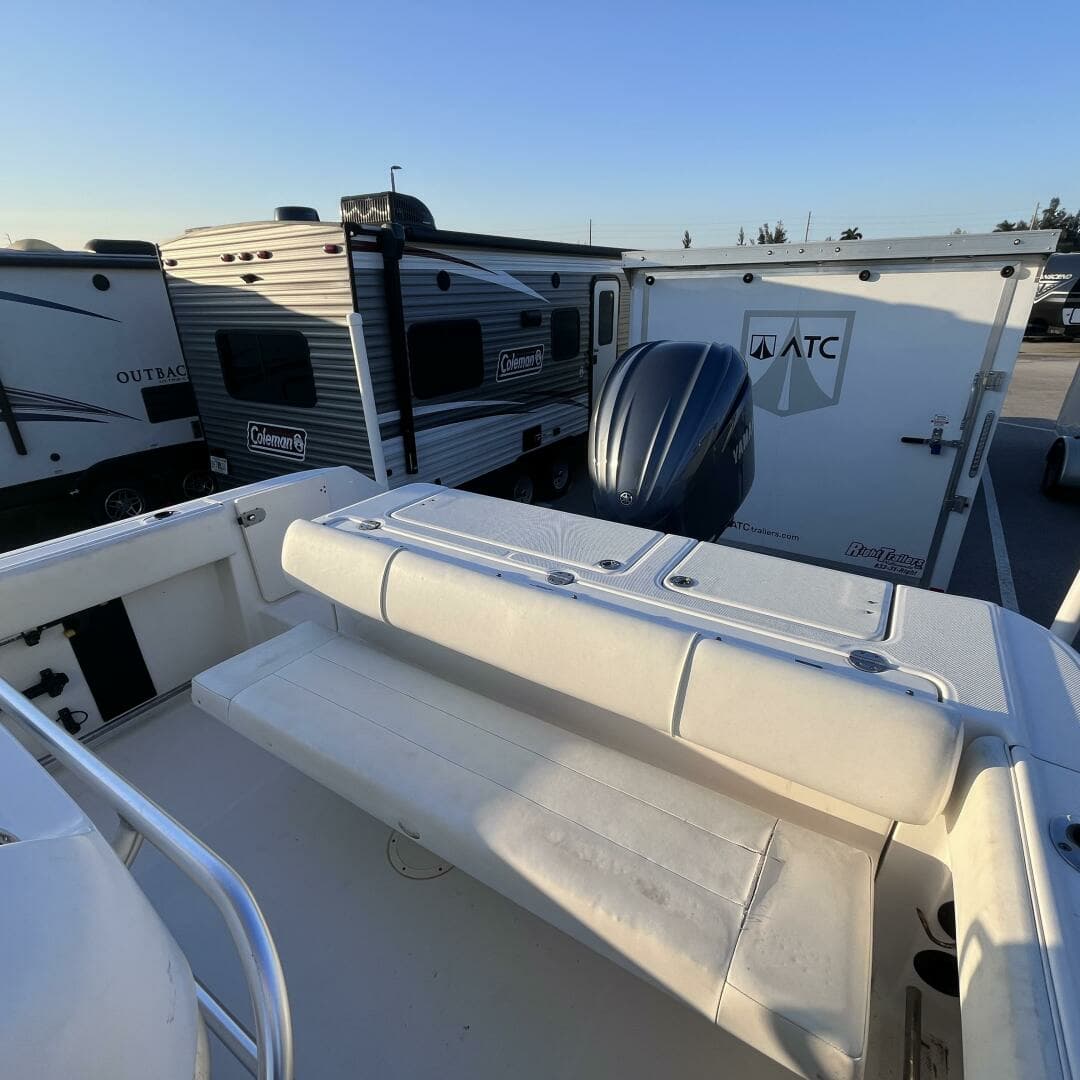 2013 Robalo R240 Center Console - Image 6