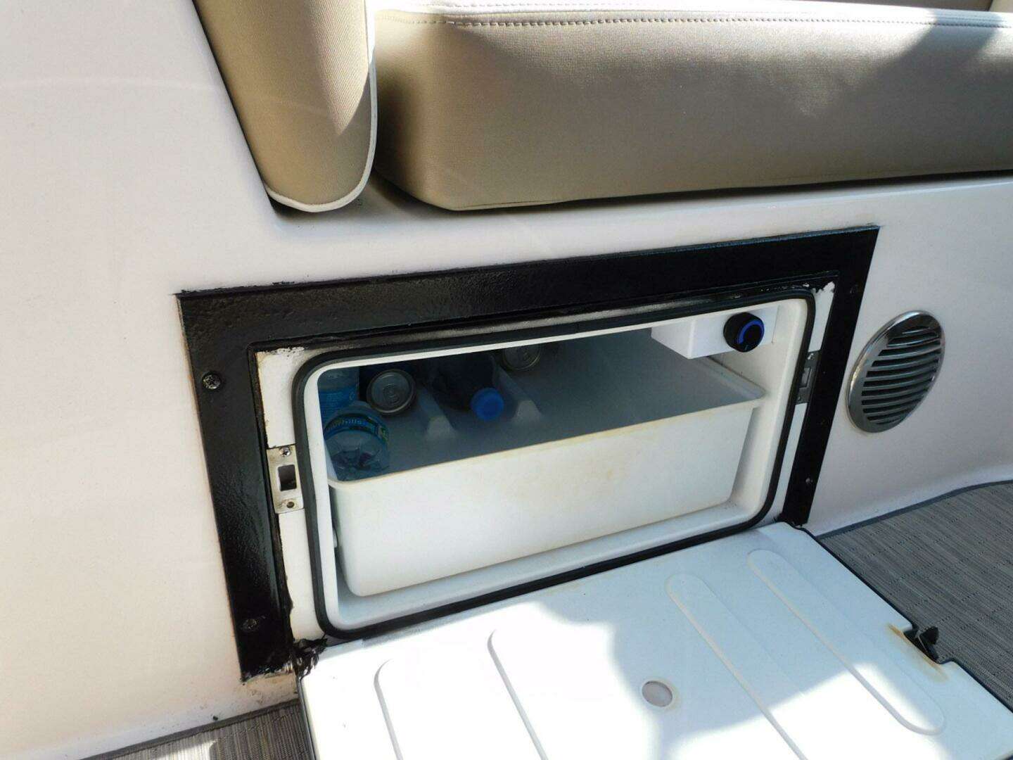 2019 Regal 28 Express - Image 12