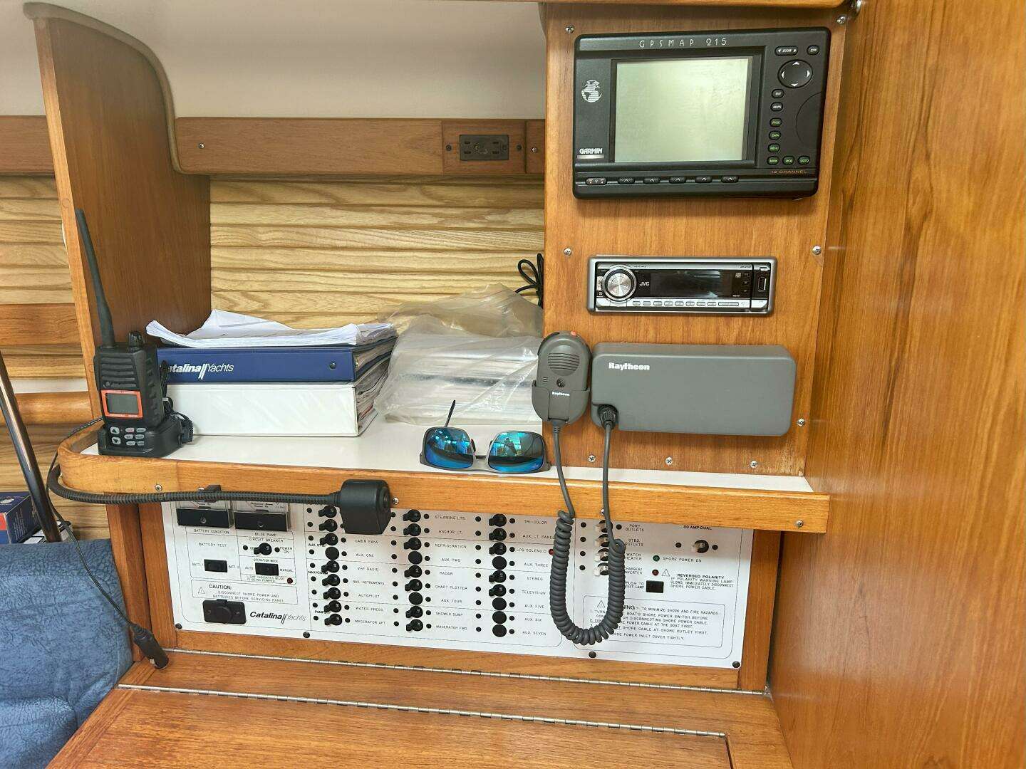 1999 Catalina 380 - Image 15