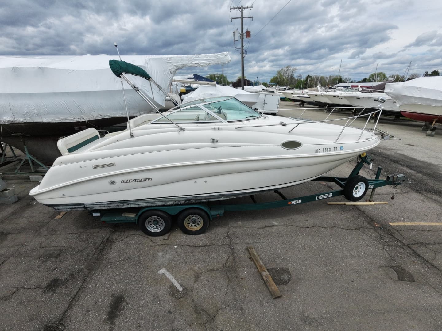 1998 Rinker 266 Fiesta Vee - Image 2