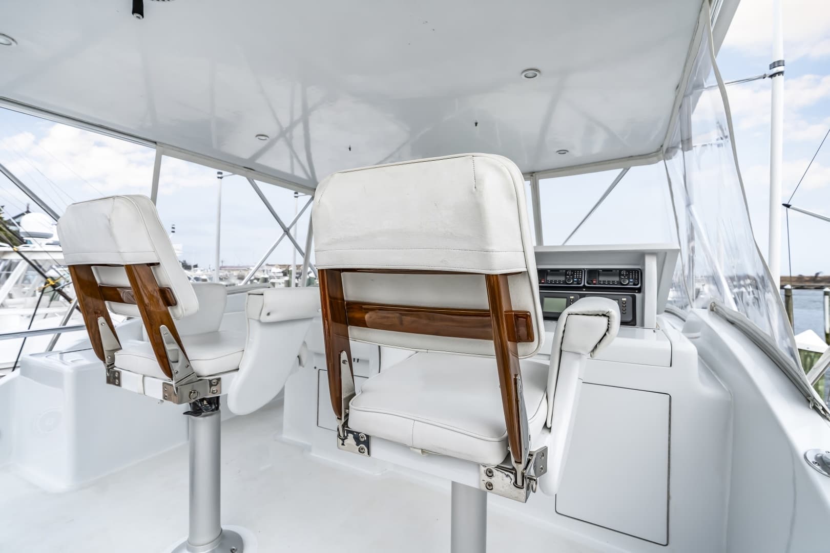 2001 Hatteras 55 Convertible - Image 85