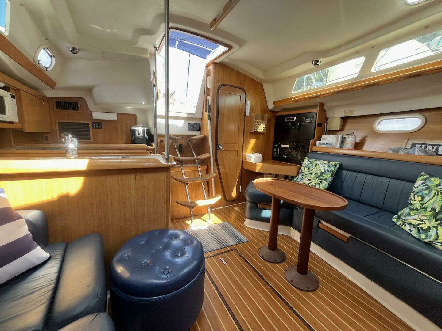 2003 Catalina 350 - Image 22