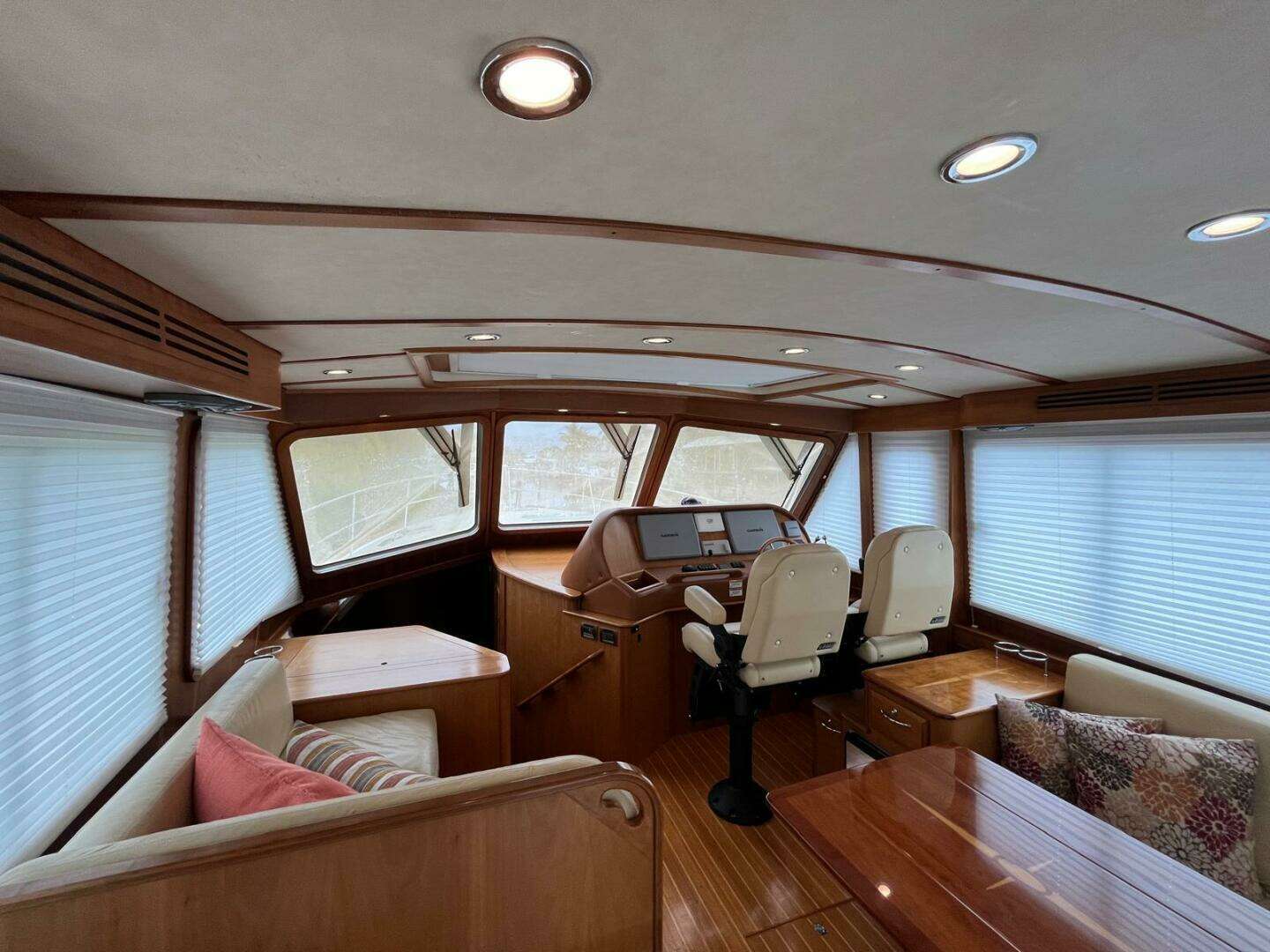 2013 Sabre 48 Salon Express - Image 23