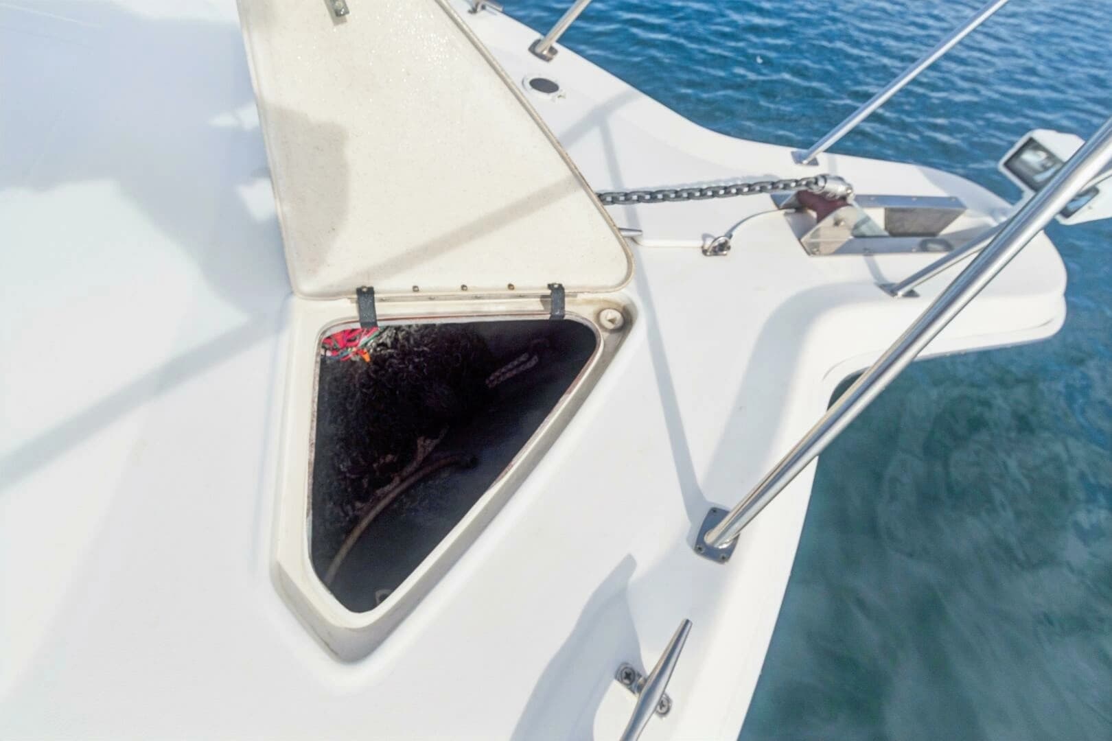 2000 Sea Ray 370 Express Cruiser - Image 64